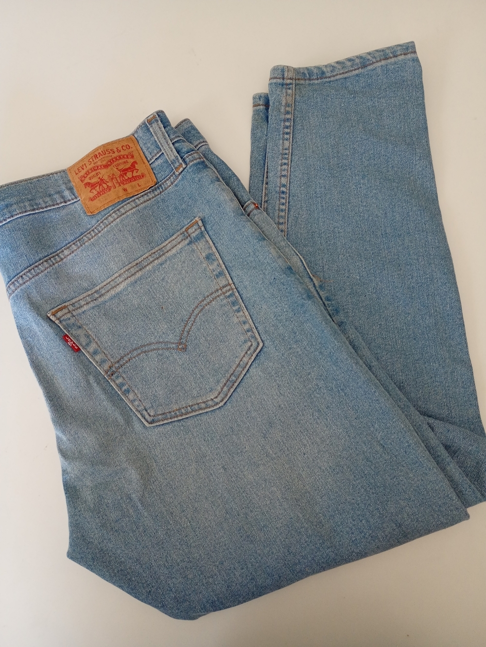 Levi's Medium Blue Faded Denim Jeans 34W/28L